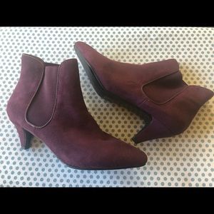 NWOT SUEDE CHELSEA ANKLE BOOTS